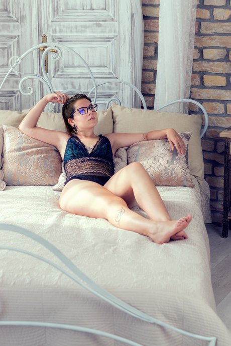 Lotti N star hot img