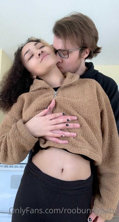 RooBunnyBaby sexy model image