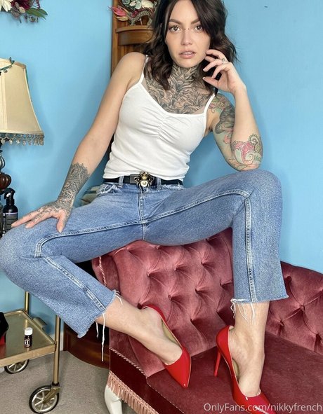 Nikky French model perfect pictures