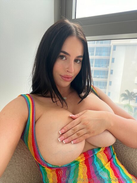 Oliviabrookess model naked pictures