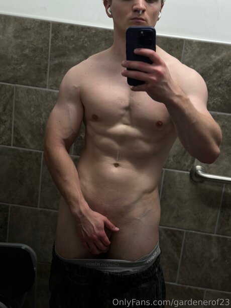 Gardenerof23 sex model picture