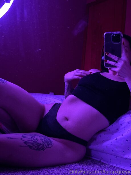 Lunaxgreyx model art pic