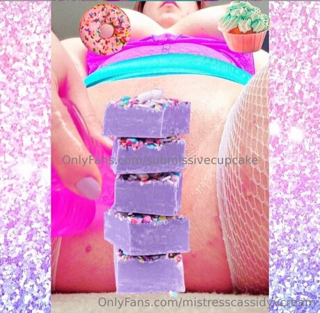 Mistresscassidyvcream model hot image