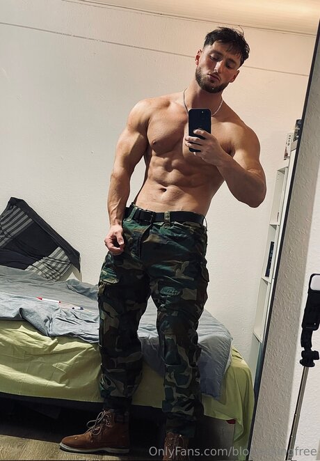 Blondekingfree star high quality pic