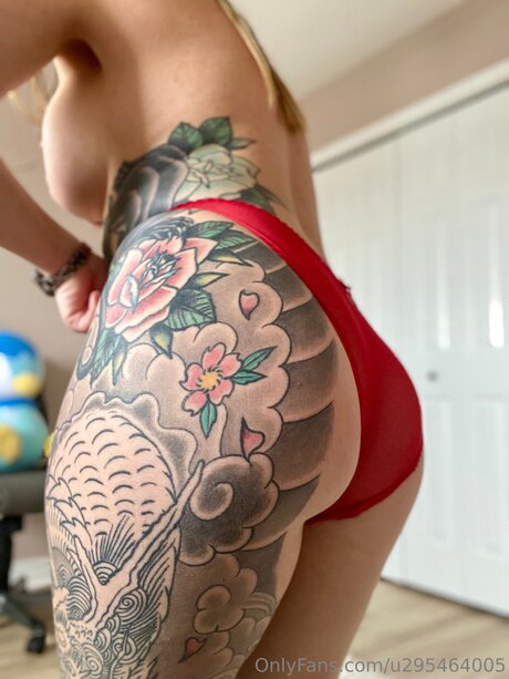 U295464005 top star photo