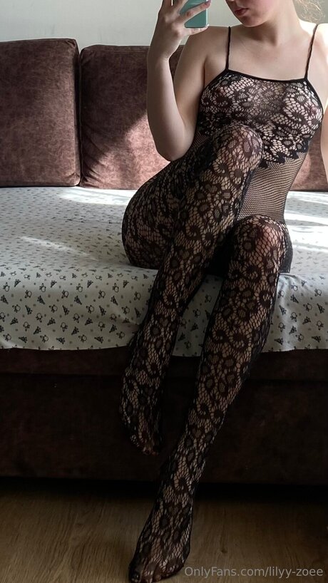 Lilyy Zoee naked pornstar gallery