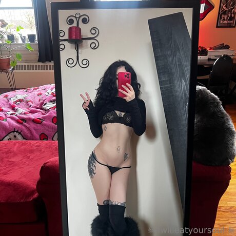 Iwilleatyoursoul beautiful model picture