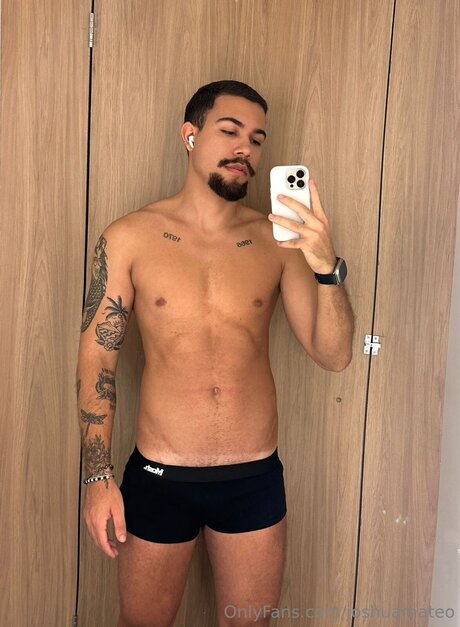 Joshuamateo model nude picture
