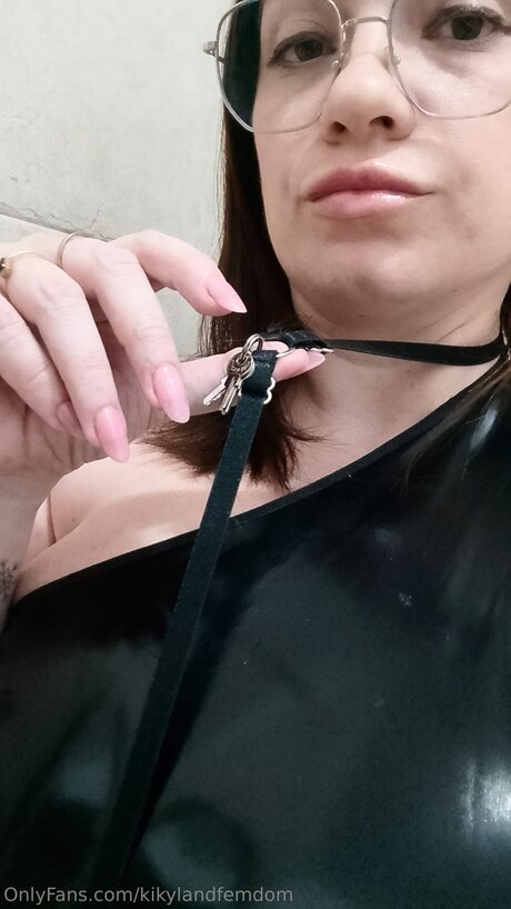 Kikylandfemdom top actress pictures