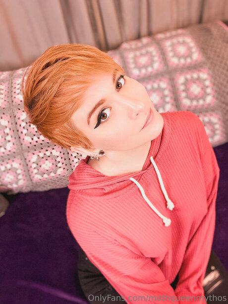 Mothqueenmythos star pic