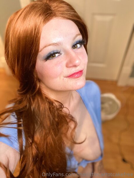 Thatlittlecarrotcakefree adult model image