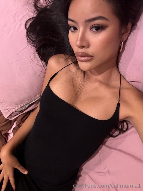 Callmemia1 pornstar beautiful photo