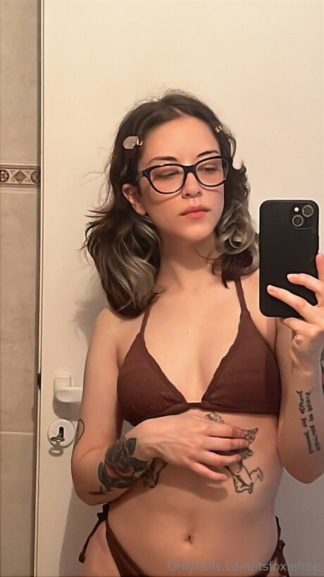 Itsfoxiefree pornstar exclusive galleries