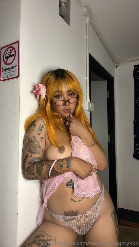 Natashanaughtyxxx star pornographic image