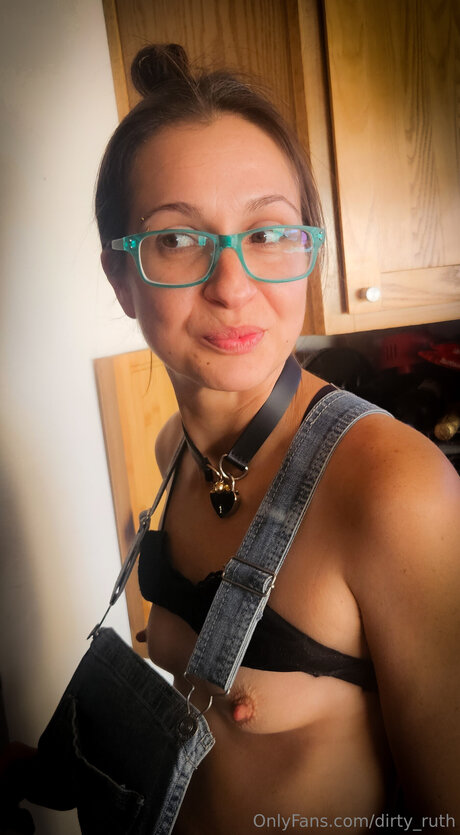 Dirty Ruth adult actress picture