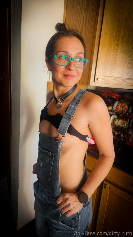 Dirty Ruth star top image