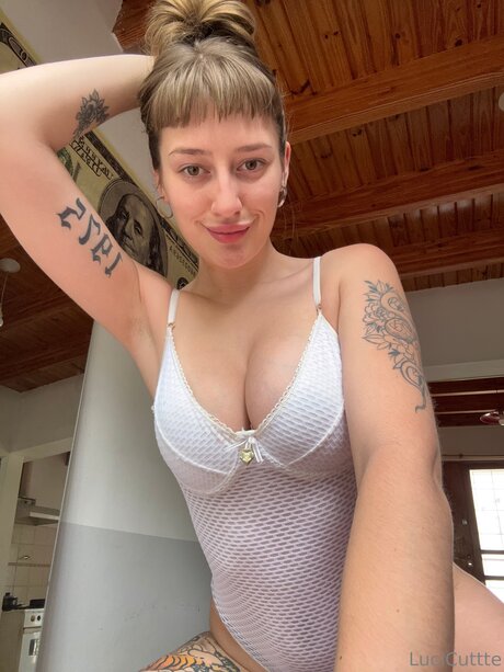 Lucicuttte exclusive star pics