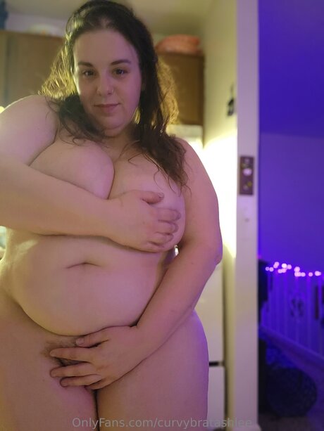 Curvybratashlee profile pic