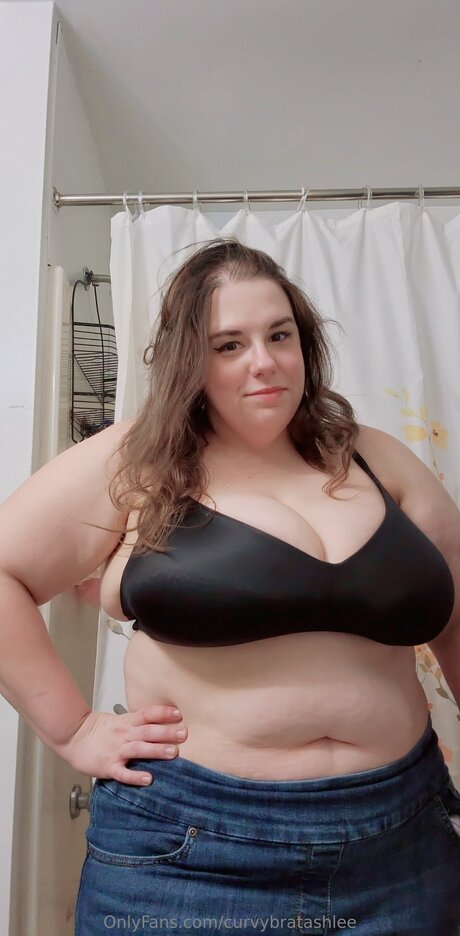 Curvybratashlee pornographic actress gallery