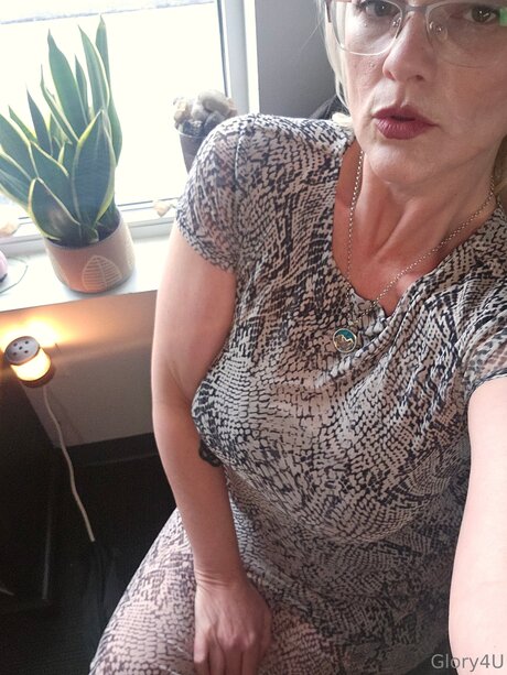 Glory4u model nudes image