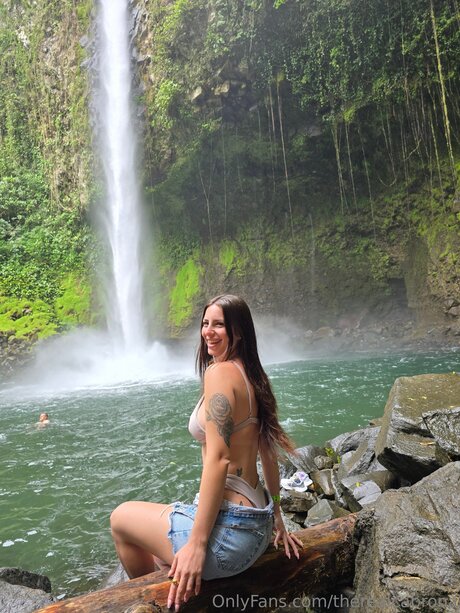 Therealcabrona naked star image