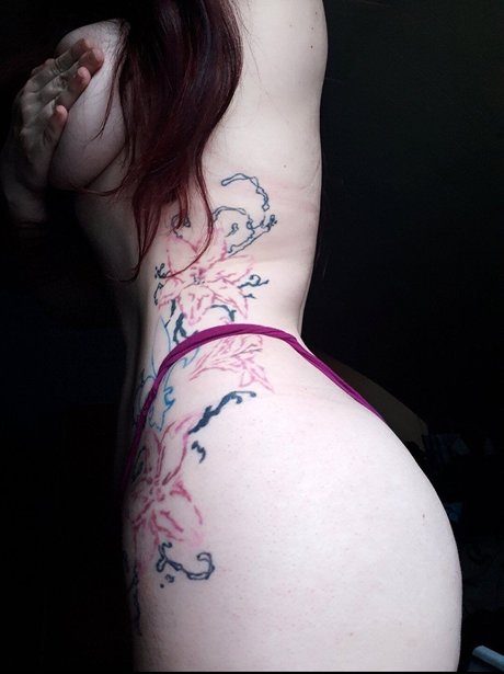 Junie Dyana naked actress photo