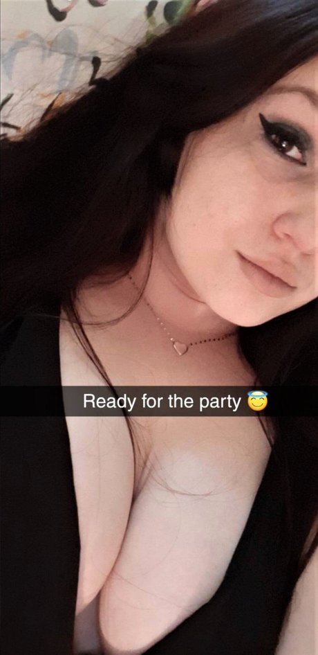 Junie Dyana actress img