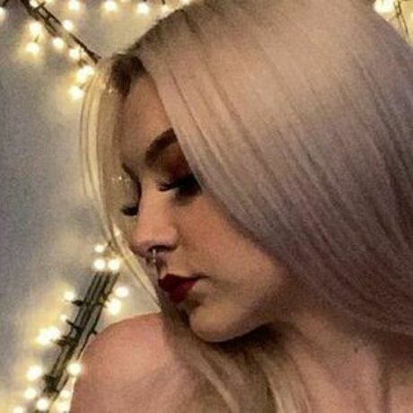 Abi Tumber model nudes picture