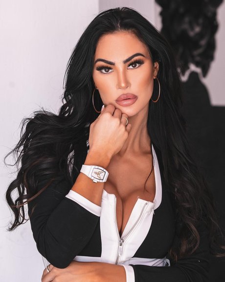 Katelyn Runck star free picture