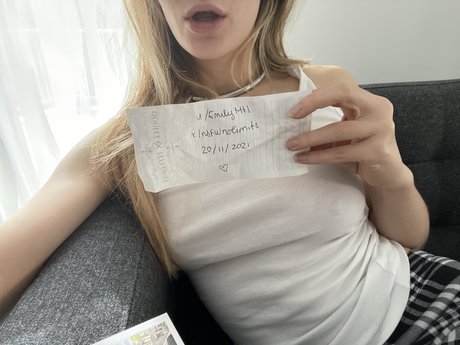 Emily Lee sex model image