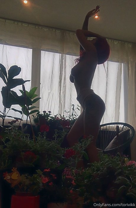 Tori Vikk star erotic photos