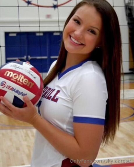 Skylaarose model art image