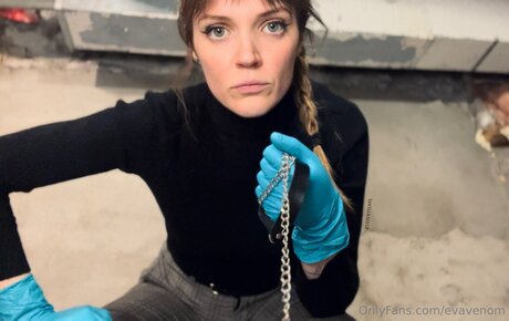 Evavenom hot actress image