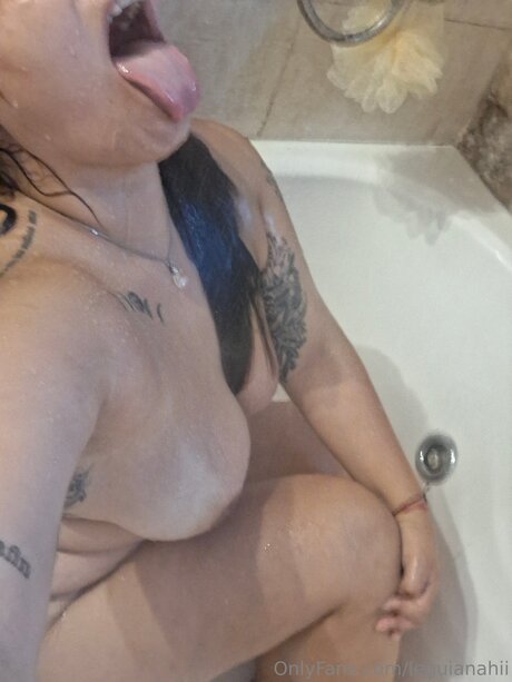 Leguianahii nude pornstar picture