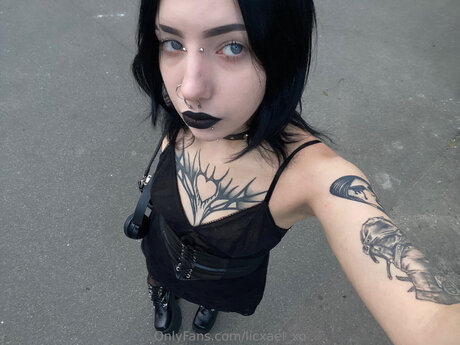 Licxael Xo model erotic picture