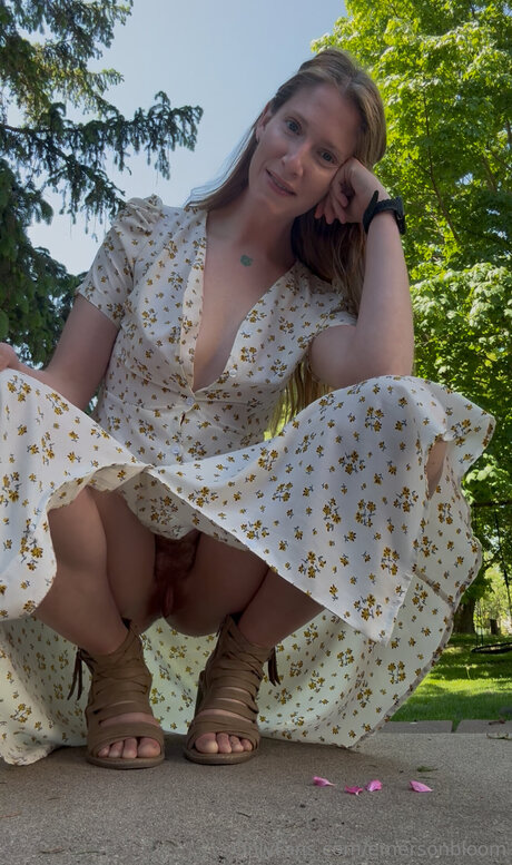 Emersonbloom model nude pictures