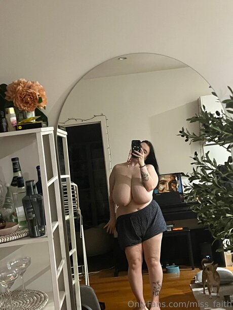 Miss Faith star erotic img