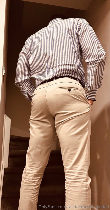 Talldarkandsingledad hot star pic