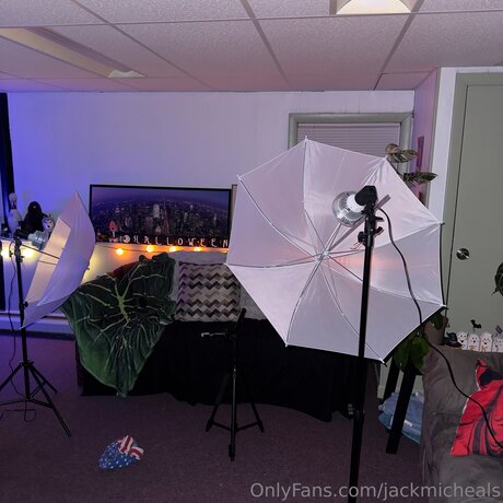 Jackmicheals naked model img