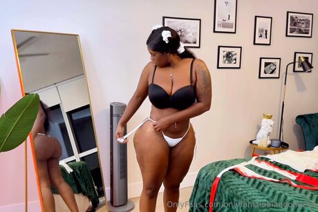 Onlyfansnubiangoddess star hot img