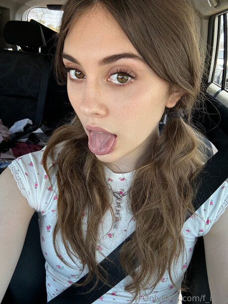 F Iona high quality model images