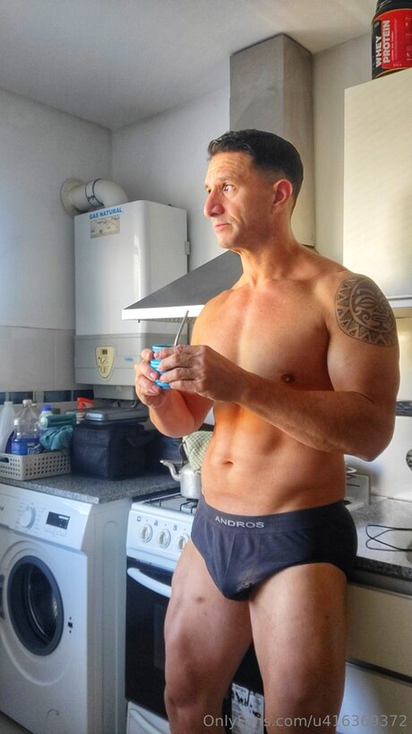 U416369372 hot actress photo