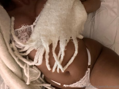 Iikimusi_ sex star image