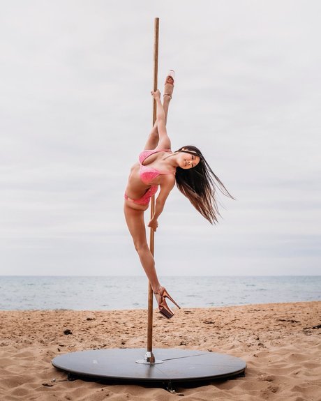 _Annysiia_ pretty pornstar pictures