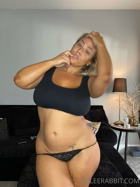 Rylee Rabbit_ erotic model photos