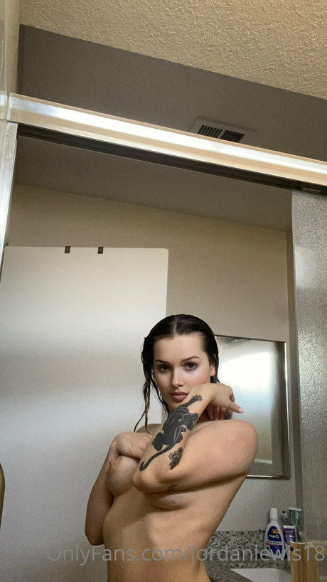 Sophomore Jordan star hot photos