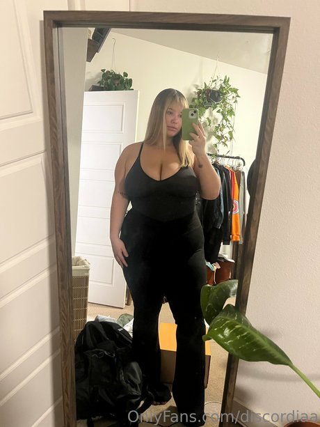 Discordiaa erotic actress image