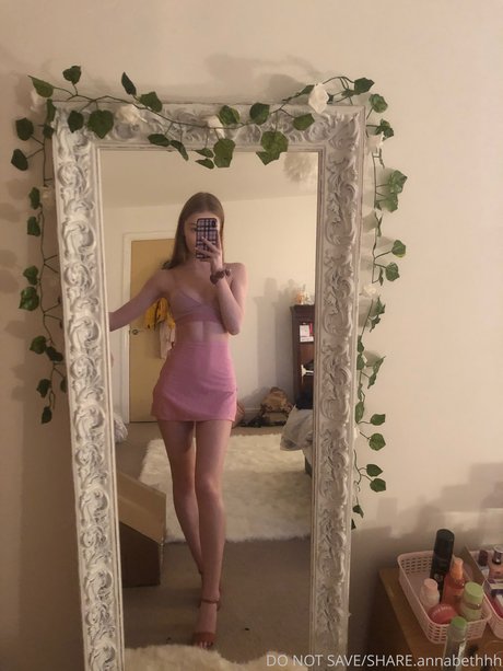 Annabeth Davies_ nude star photo