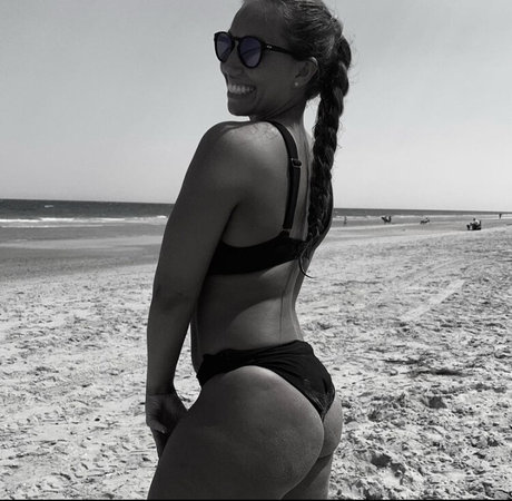 EllieBaerFit xxx actress gallery