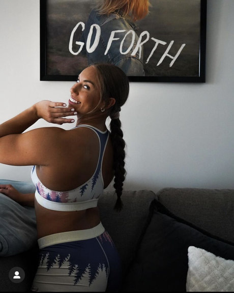 EllieBaerFit best actress pic